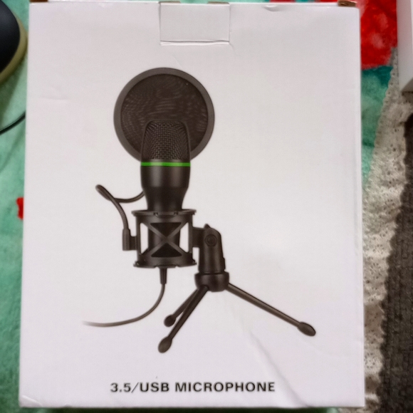 3.5/USB Microphone - Picture 1 of 5